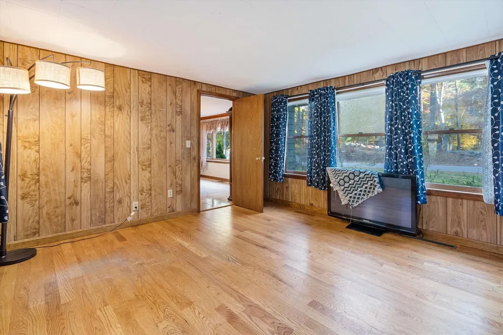 161 Fordway Extension Derry NH 03038