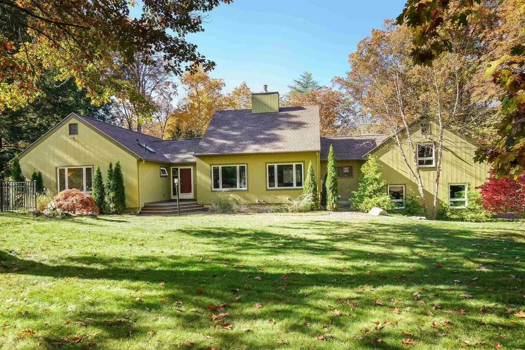 40 Carriage Lane Bedford NH 03110