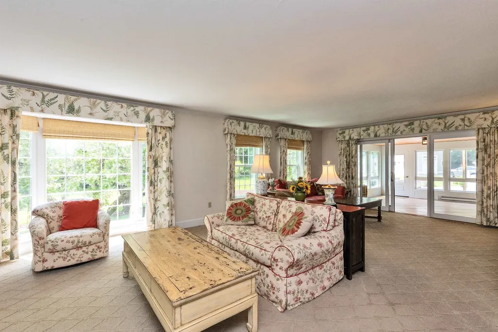 16 Storybrook Lane Amherst NH 03031