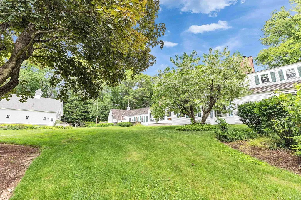 16 Storybrook Lane Amherst NH 03031