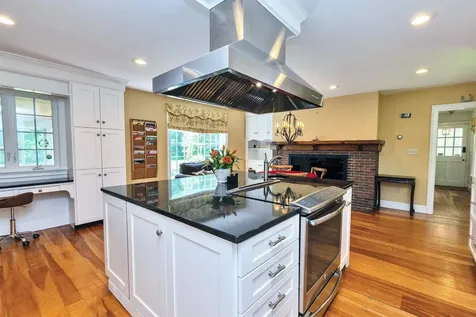 16 Storybrook Lane Amherst NH 03031