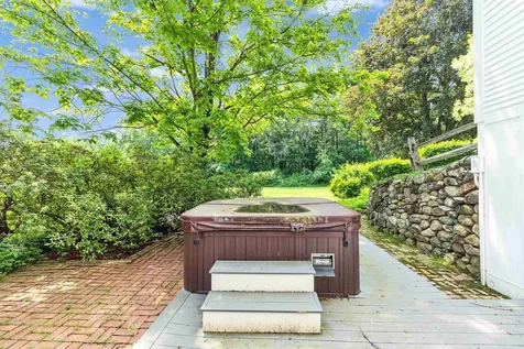 16 Storybrook Lane Amherst NH 03031