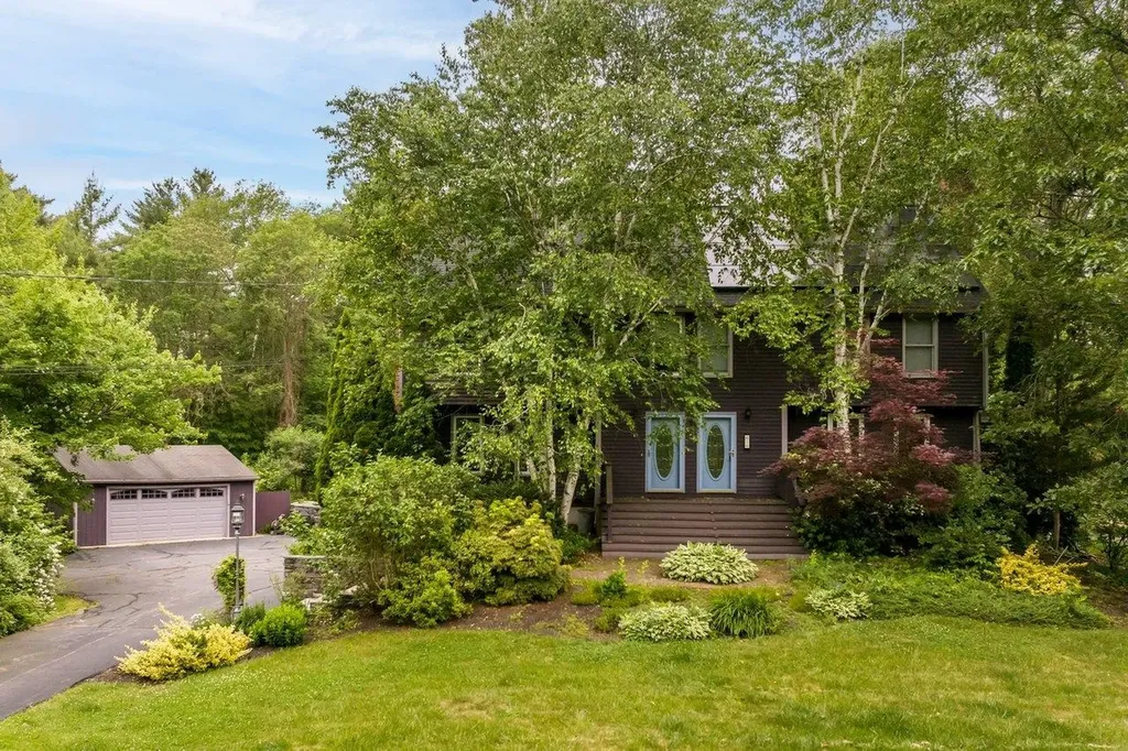 18 Coastal Way Greenland NH 03840