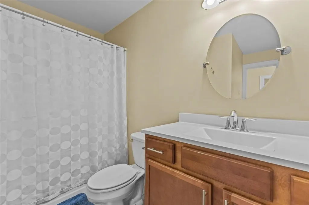 55 Over Lake Court St. Albans Town VT 05478