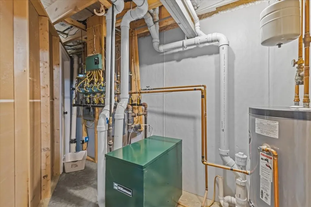 55 Over Lake Court St. Albans Town VT 05478