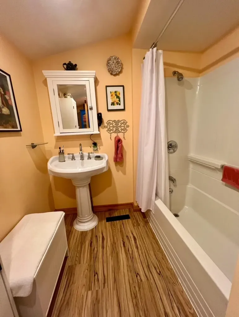1171 Wickopee Hill Dummerston VT 05301