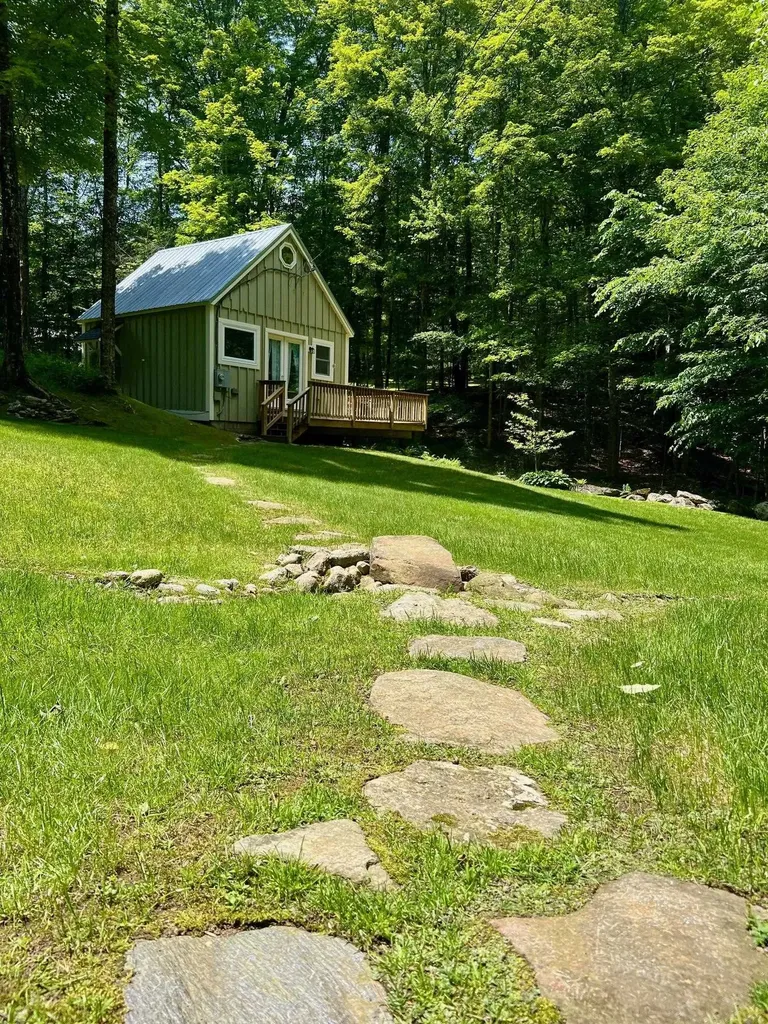 1171 Wickopee Hill Dummerston VT 05301