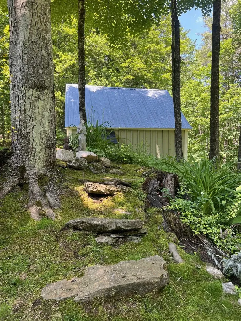 1171 Wickopee Hill Dummerston VT 05301