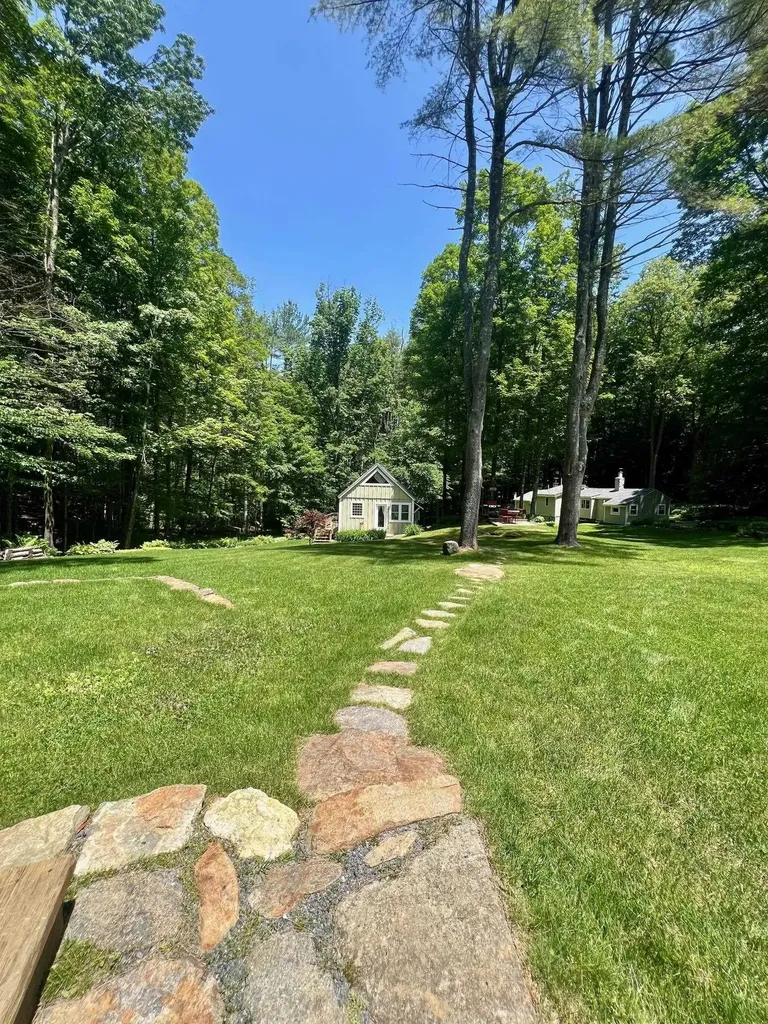 1171 Wickopee Hill Dummerston VT 05301