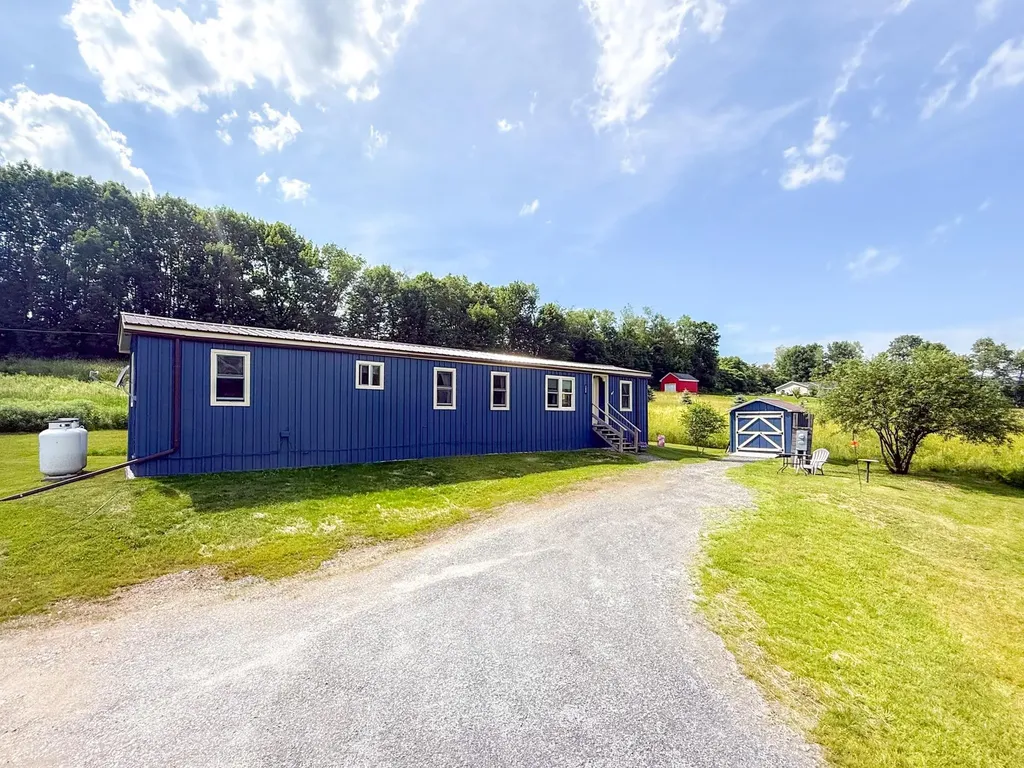 284 Cross Road Bradford VT 05033