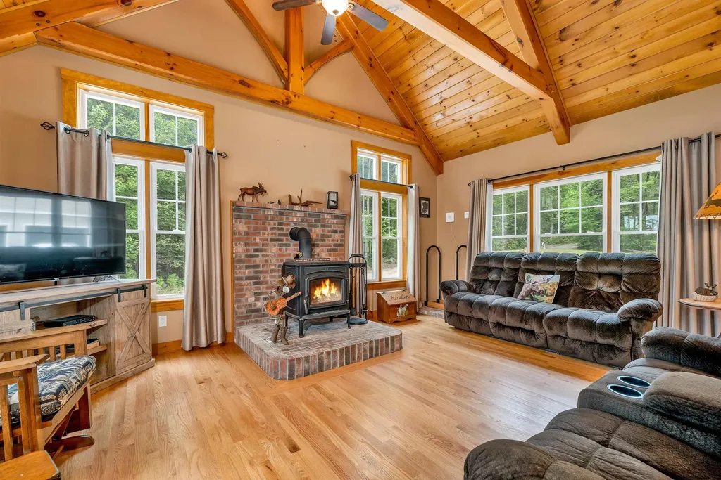 9 Country Lane New Durham NH 03855