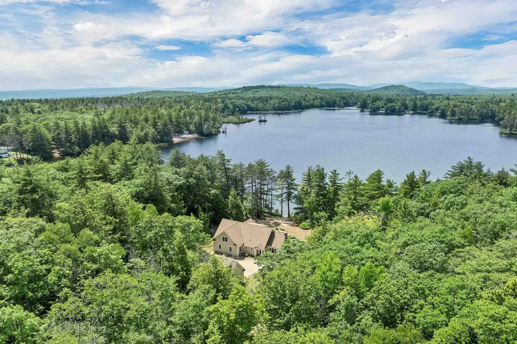 9 Country Lane New Durham NH 03855