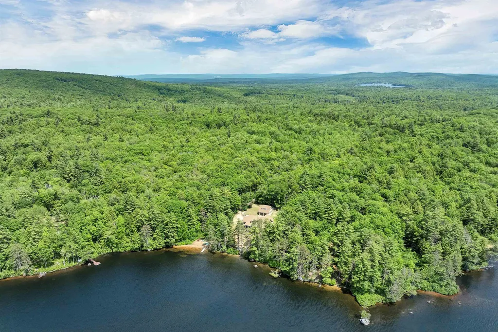 9 Country Lane New Durham NH 03855