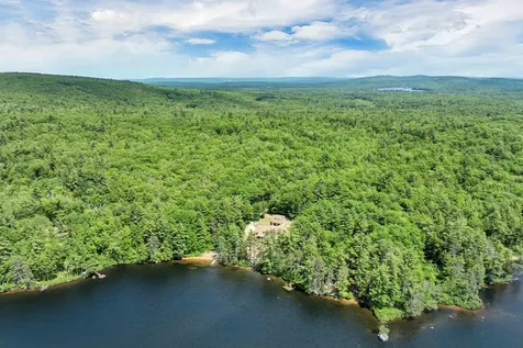 9 Country Lane New Durham NH 03855