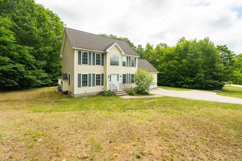 11 Stonington Drive Belmont NH 03220