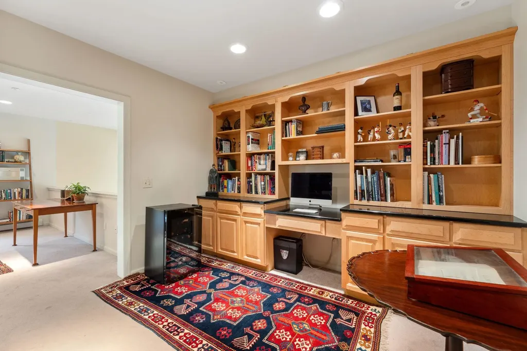 36 Stonehurst Common Hanover NH 03755