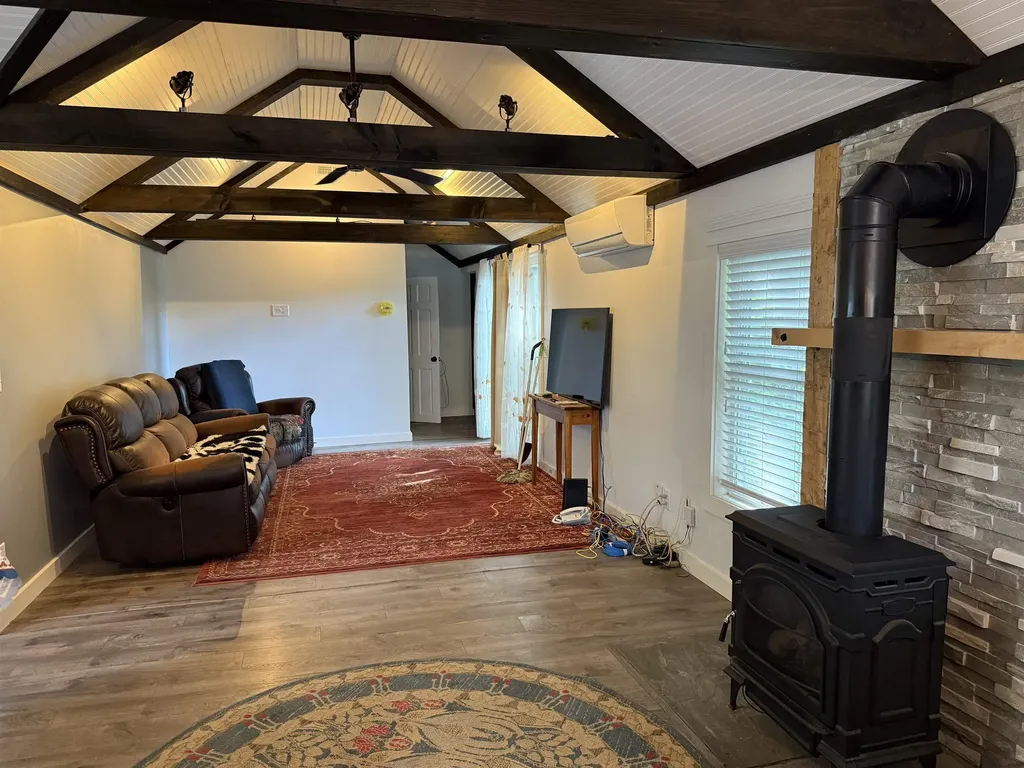 15 Lynwood Drive Brattleboro VT 05301