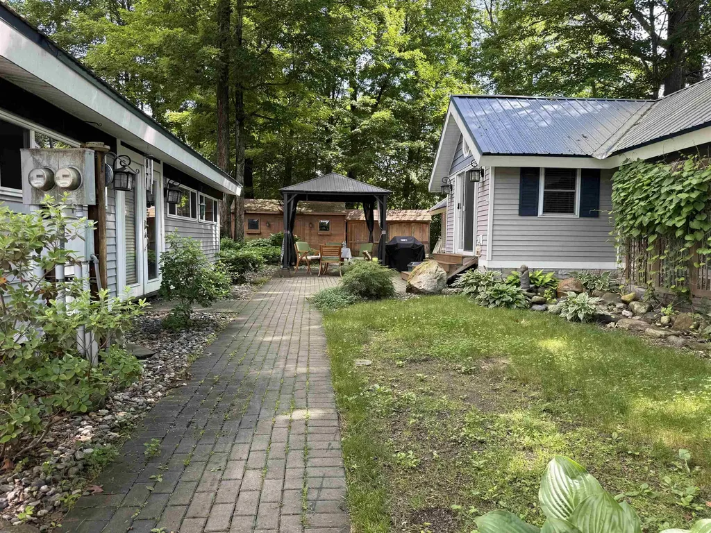 15 Lynwood Drive Brattleboro VT 05301