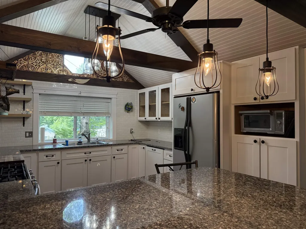 15 Lynwood Drive Brattleboro VT 05301