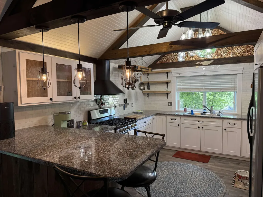 15 Lynwood Drive Brattleboro VT 05301