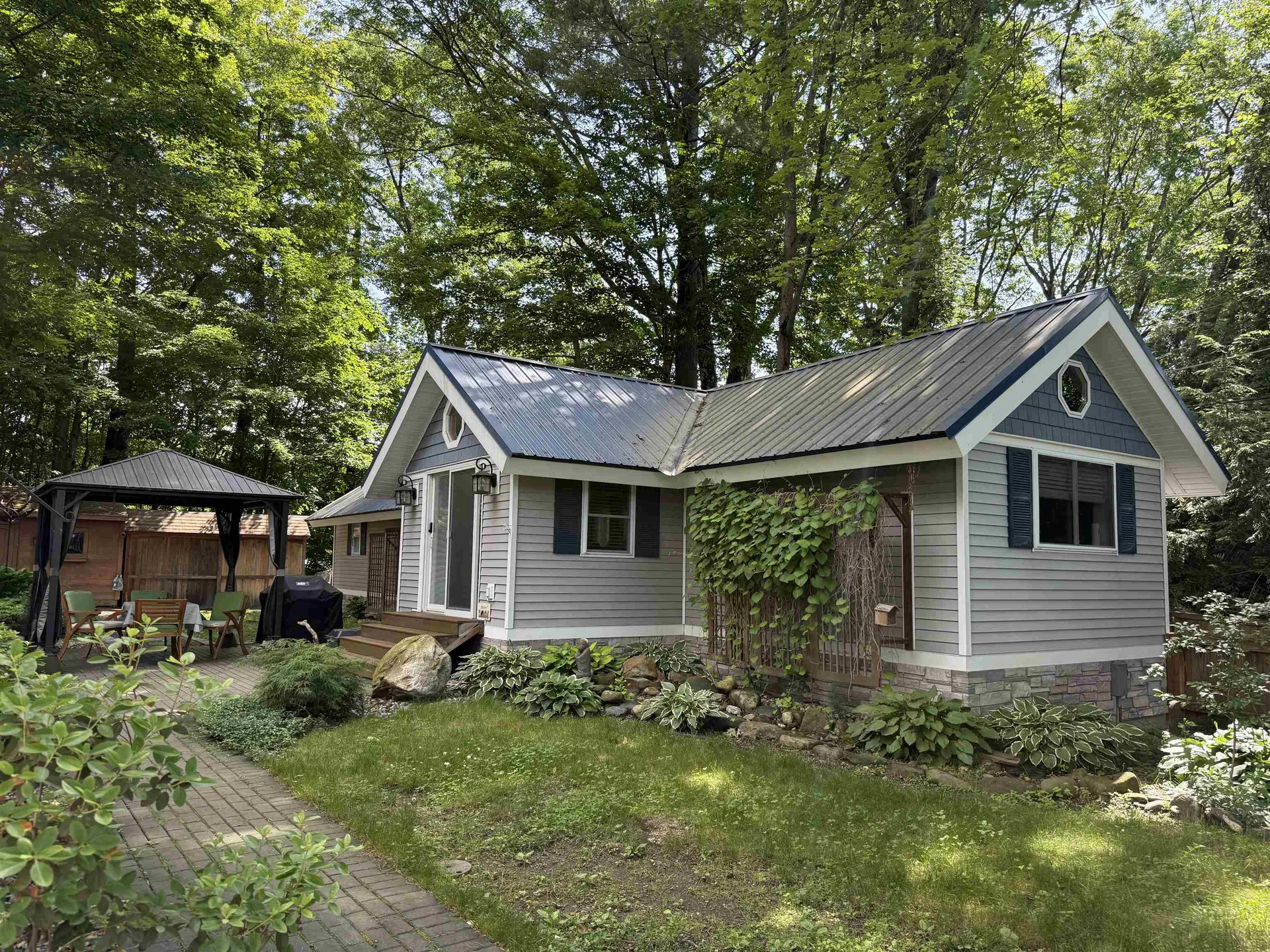 15 Lynwood Drive Brattleboro VT 05301