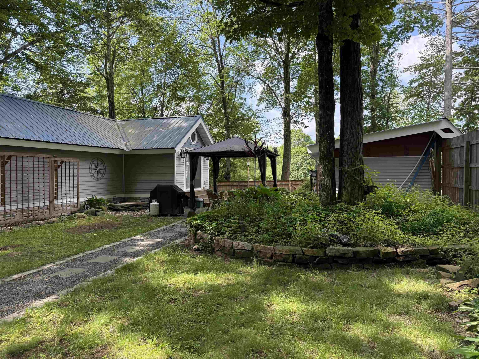 15 Lynwood Drive Brattleboro VT 05301