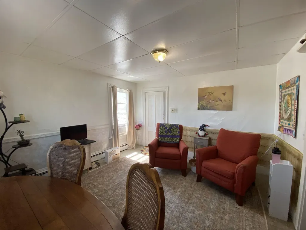 40 W Broadway Street Derry NH 03038