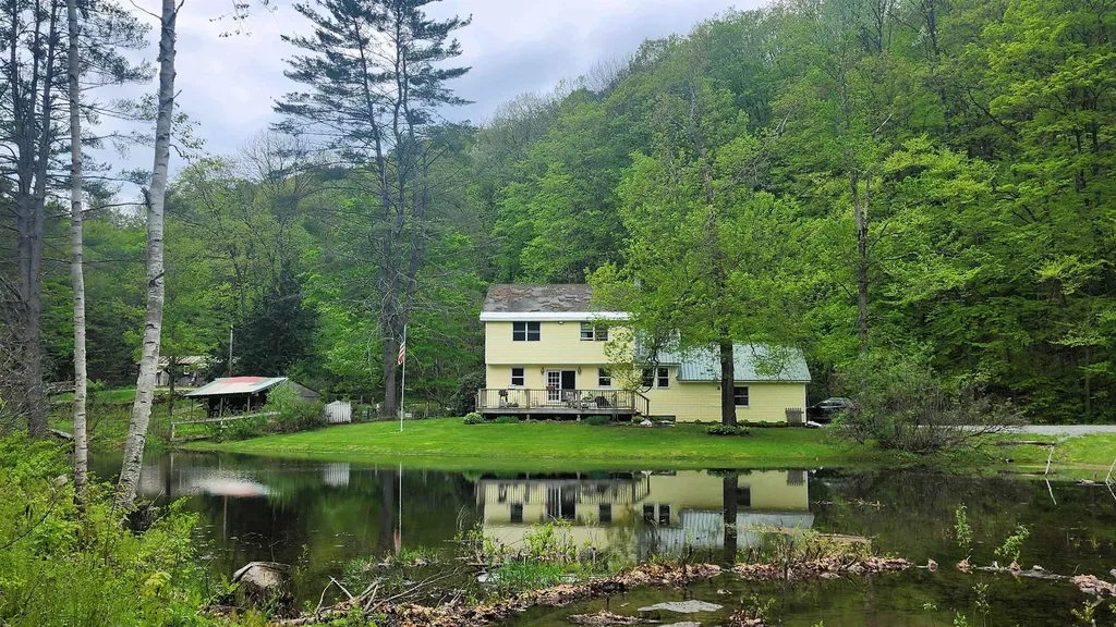 996 Cavendish Gulf Road Cavendish VT 05142