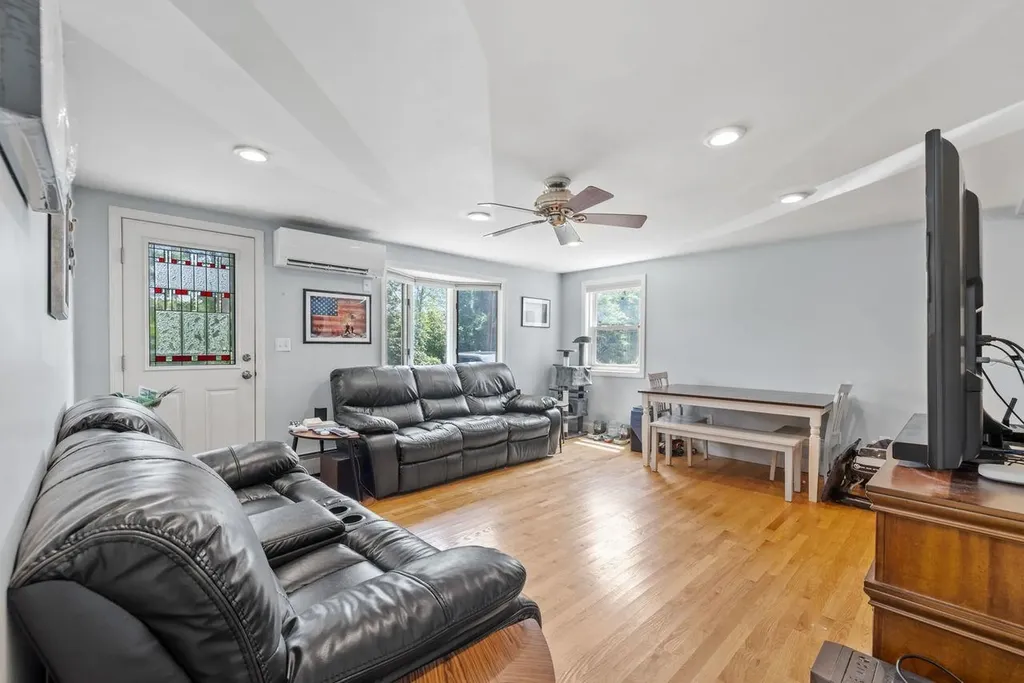 103 Old Rockingham Road Salem NH 03079