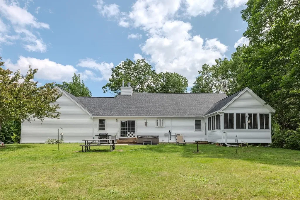 663 Valley Road Mason NH 03048