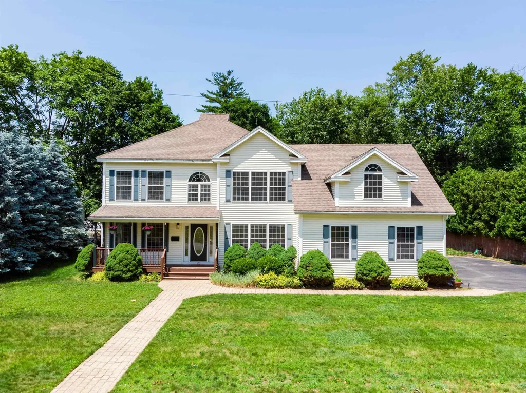106 Walnut Hill Avenue Manchester NH 03104