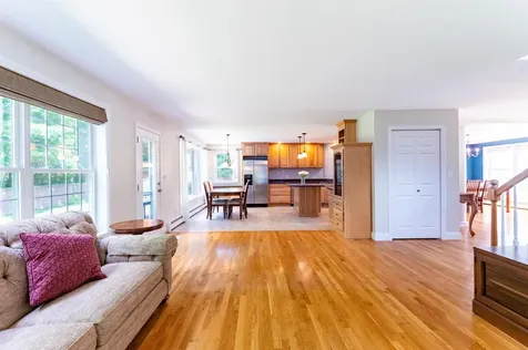 106 Walnut Hill Avenue Manchester NH 03104