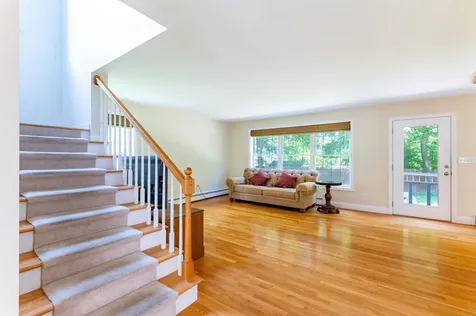 106 Walnut Hill Avenue Manchester NH 03104