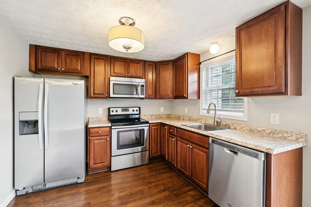 272 Winding Pond Road Londonderry NH 03053