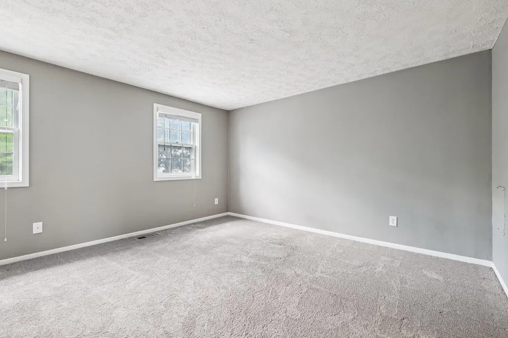 272 Winding Pond Road Londonderry NH 03053