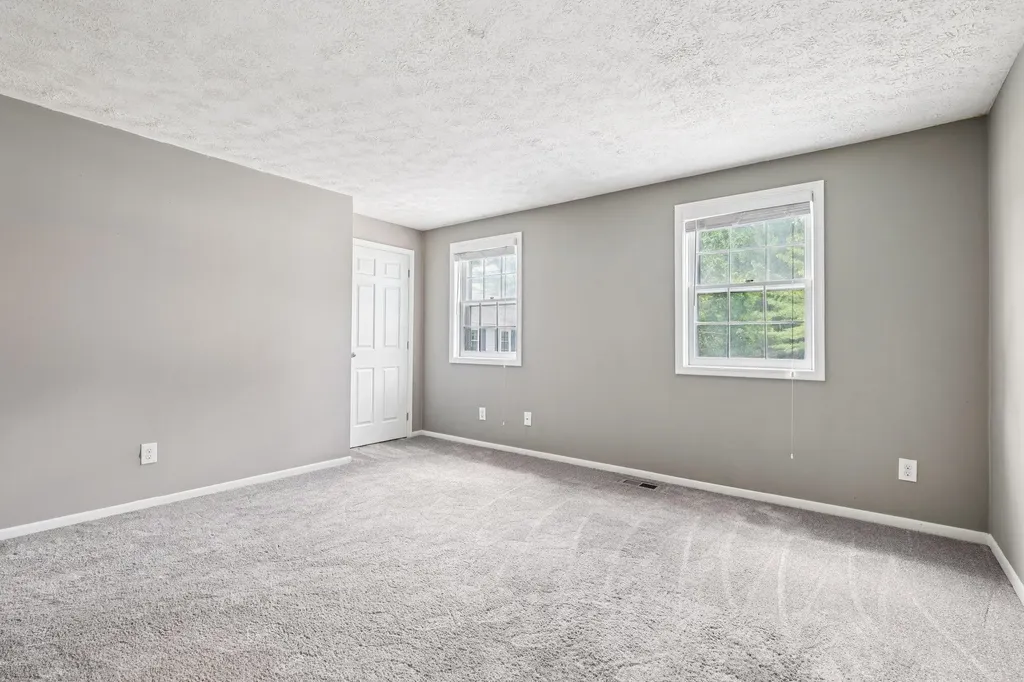 272 Winding Pond Road Londonderry NH 03053