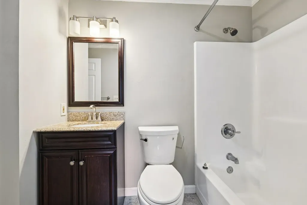 272 Winding Pond Road Londonderry NH 03053