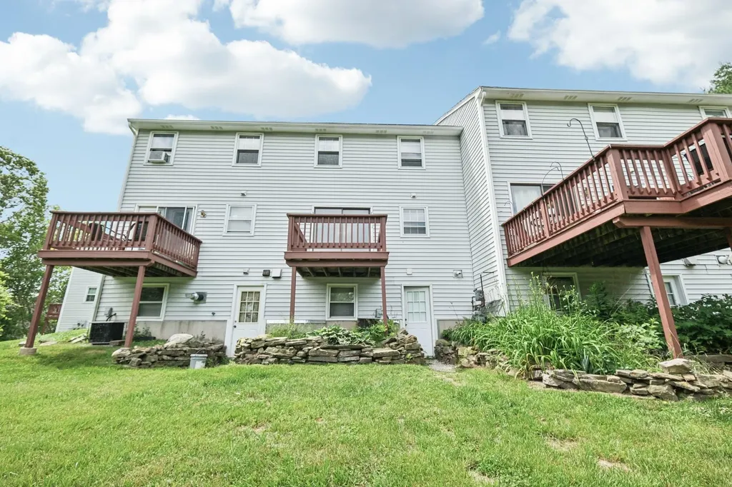 272 Winding Pond Road Londonderry NH 03053