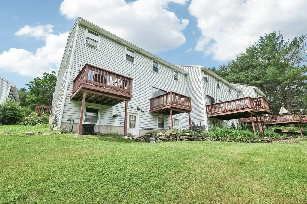 272 Winding Pond Road Londonderry NH 03053