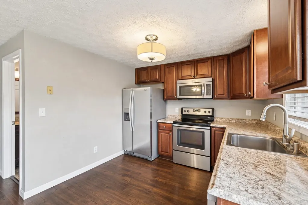 272 Winding Pond Road Londonderry NH 03053