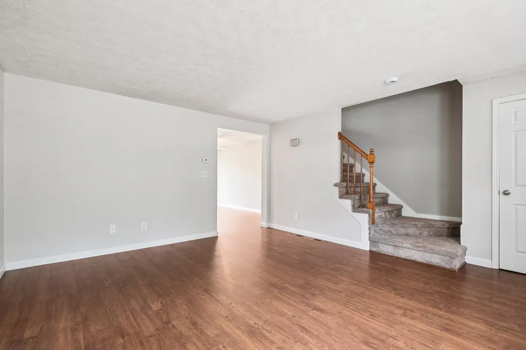 272 Winding Pond Road Londonderry NH 03053