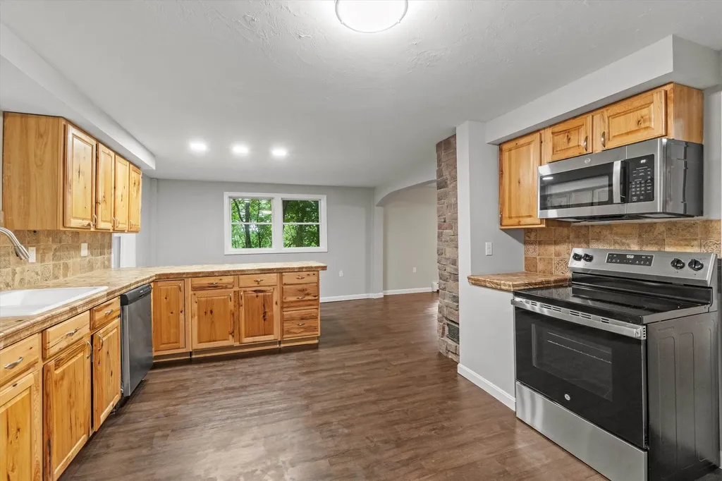 29 Summit Street Franklin NH 03235
