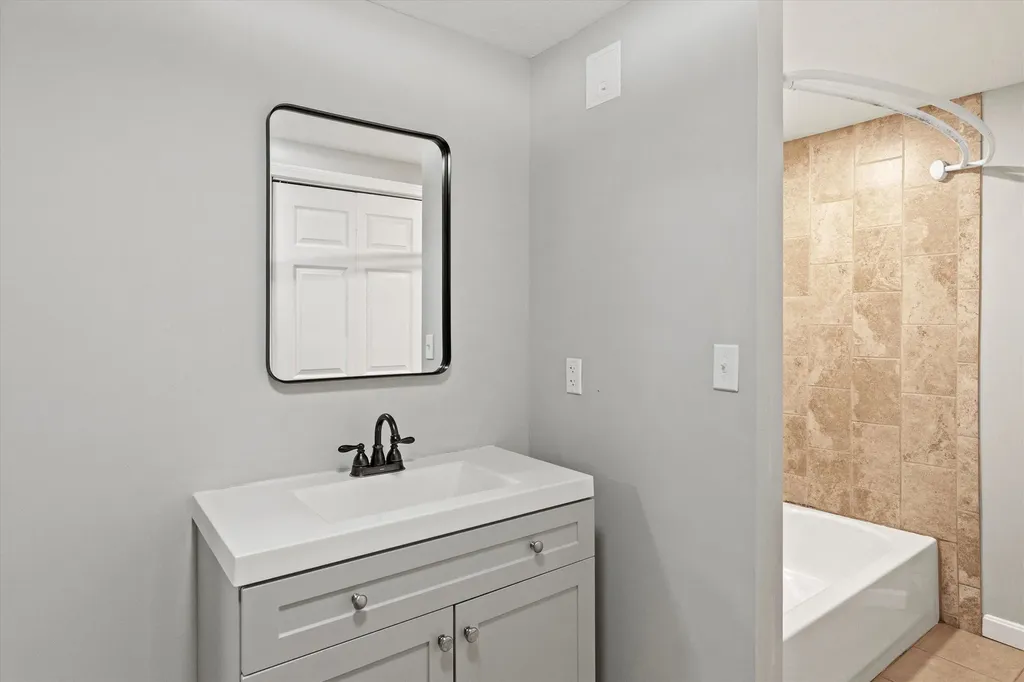 29 Summit Street Franklin NH 03235