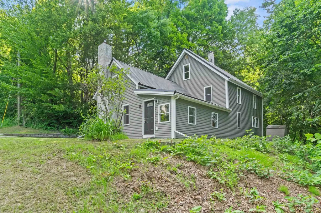 29 Summit Street Franklin NH 03235