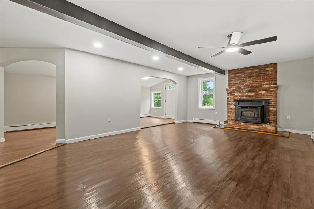 29 Summit Street Franklin NH 03235