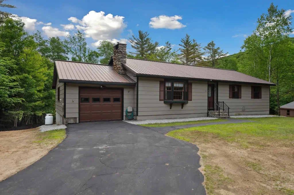 13 Seyah Road Shelburne NH 03581