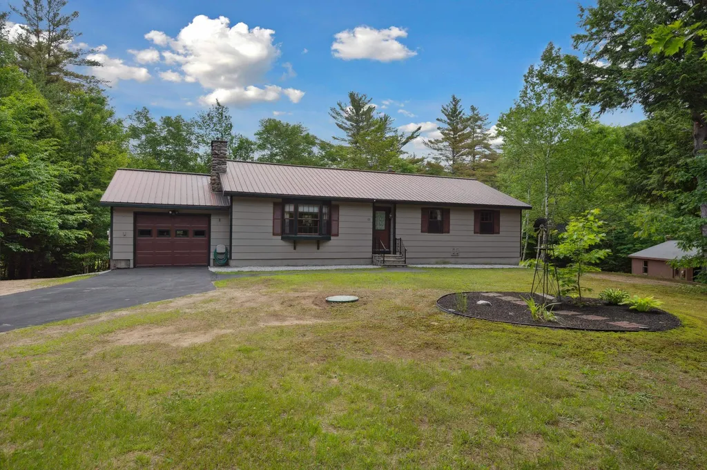13 Seyah Road Shelburne NH 03581
