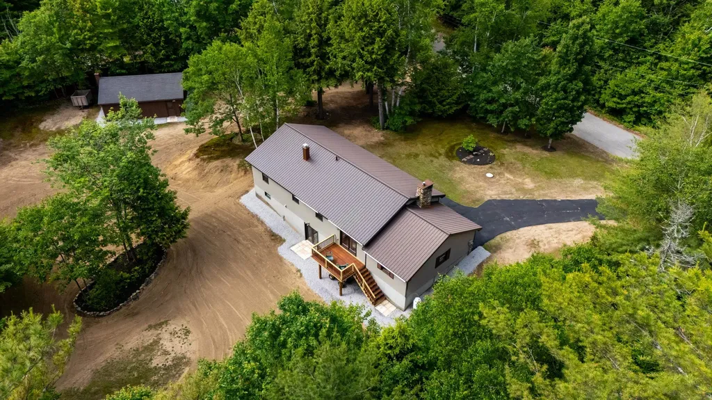 13 Seyah Road Shelburne NH 03581