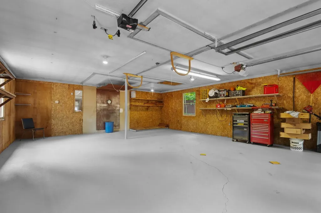 13 Seyah Road Shelburne NH 03581