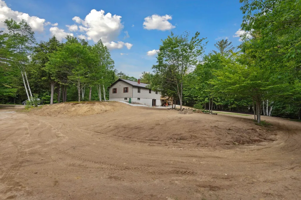 13 Seyah Road Shelburne NH 03581